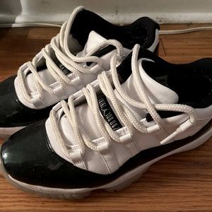 Jordan’s 8,5 men’s sneakers
